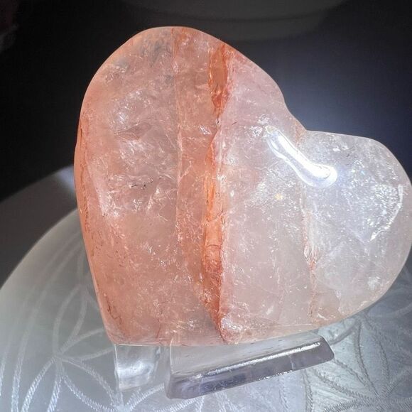 Fire Quartz Crystal Heart‎ Carving (#1) - Picture 7 of 16